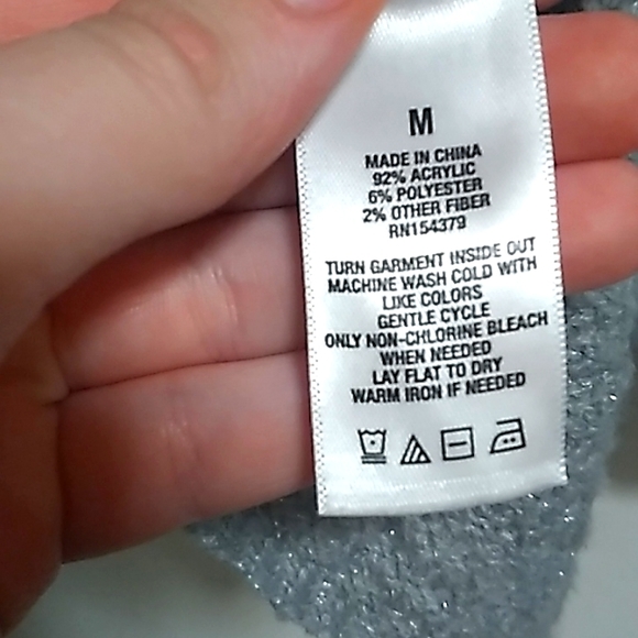 Women's gray sweater. - Picture 4 of 4